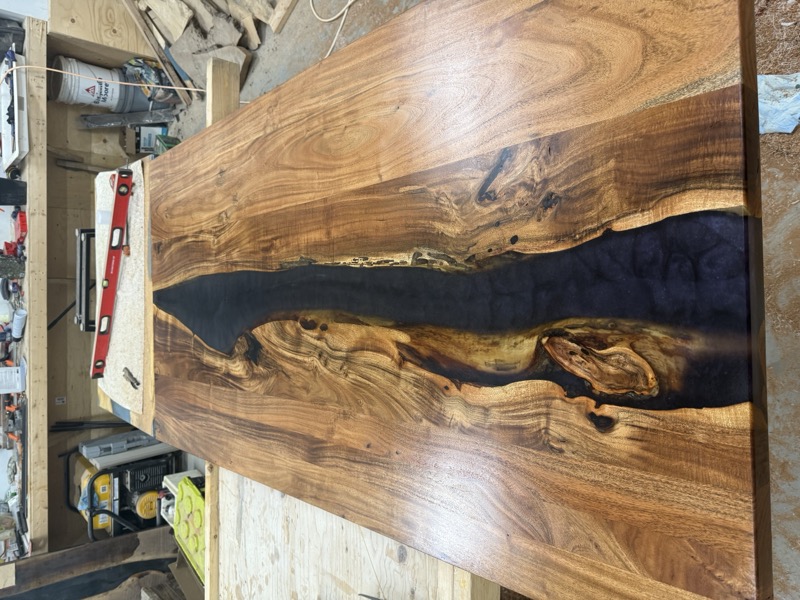 Custom epoxy river table - Project 8